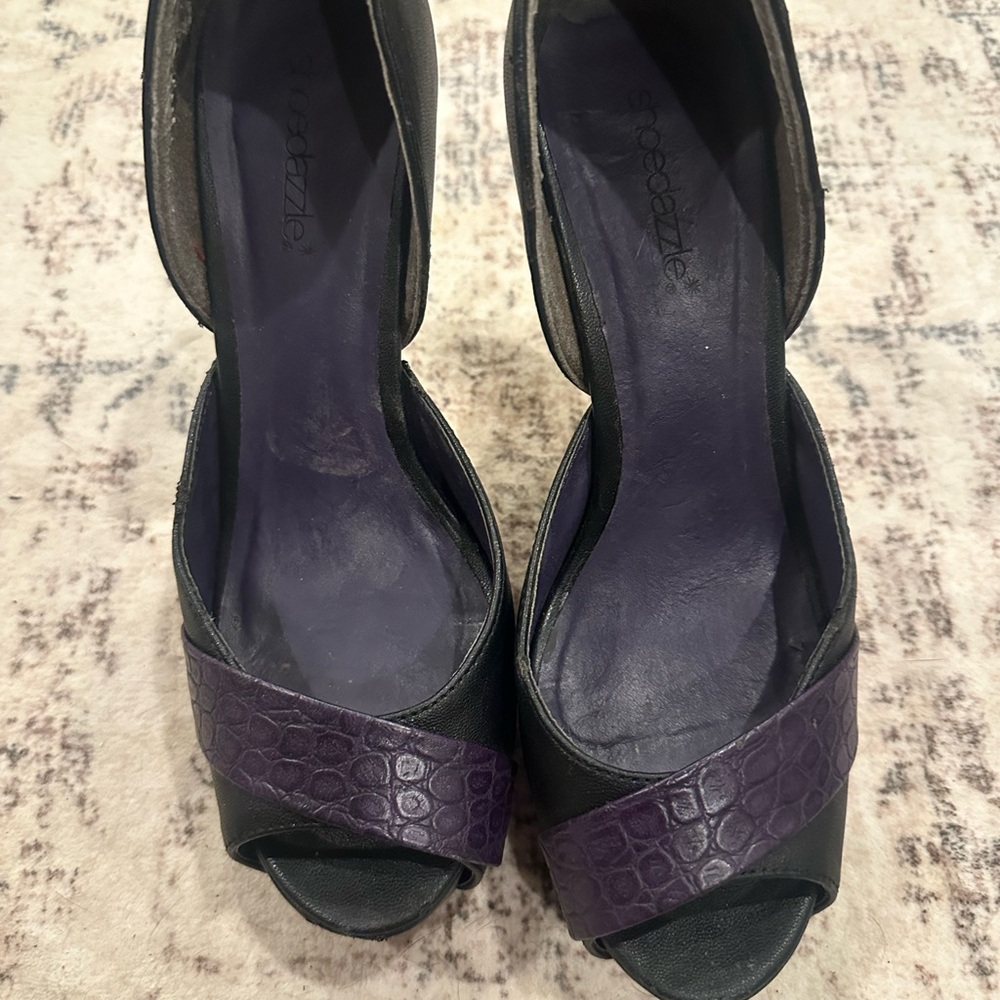 Shoe Dazzle Black and Purple Open-Toe Heels